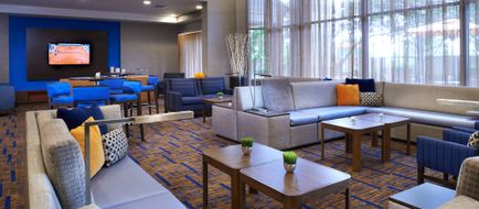 Courtyard Overland Park/Convention Ctr Lobby
