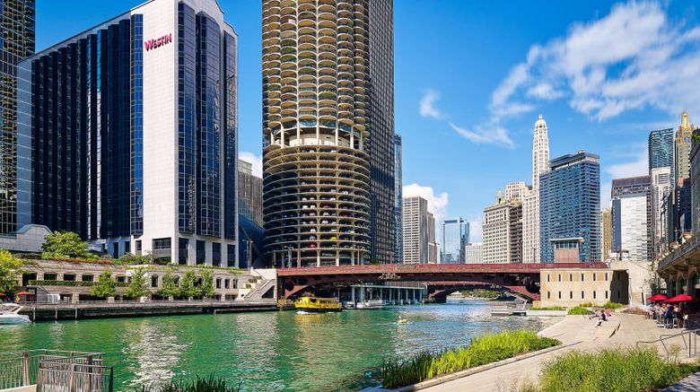 <b>The Westin Chicago River North Exterior</b>. Images powered by <a href="https://www.leonardoworldwide.com/" title="Leonardo Worldwide" target="_blank">Leonardo</a>.