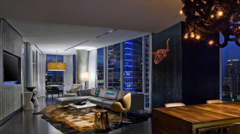 <b>W Dallas Suite</b>. Images powered by <a href="https://www.leonardoworldwide.com/" title="Leonardo Worldwide" target="_blank">Leonardo</a>.