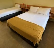 Gayndah Colonial Motor Inn Room