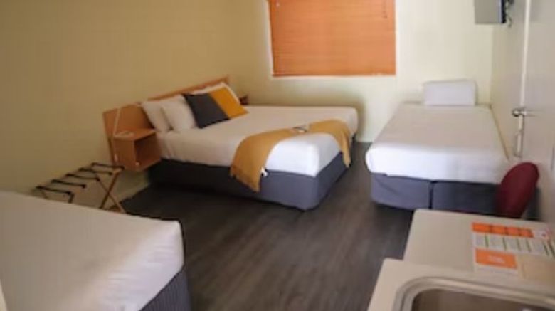 <b>Gayndah Colonial Motor Inn Room</b>. Images powered by <a href="https://www.leonardoworldwide.com/" title="Leonardo Worldwide" target="_blank">Leonardo</a>.