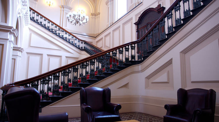 Quest Grand Hotel Melbourne Lobby