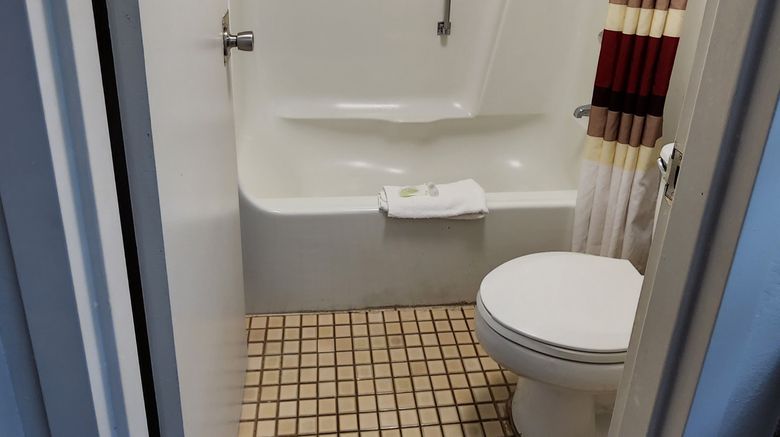 <b>Red Roof Inn Perry Room</b>. Images powered by <a href="https://www.leonardoworldwide.com/" title="Leonardo Worldwide" target="_blank">Leonardo</a>.