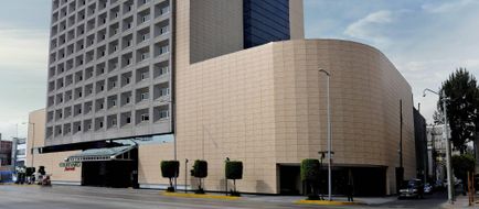 Courtyard by Marriott Revolucion Exterior