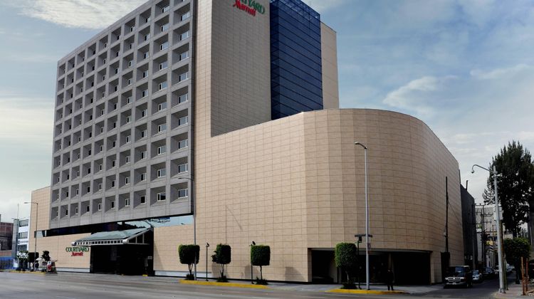 Courtyard by Marriott Revolucion Exterior