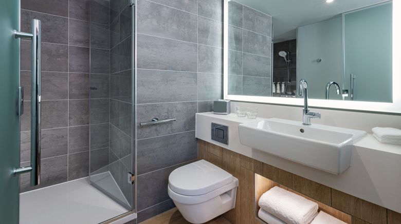 <b>Courtyard Paris CDG Central Airport Room</b>. Images powered by <a href="https://www.leonardoworldwide.com/" title="Leonardo Worldwide" target="_blank">Leonardo</a>.