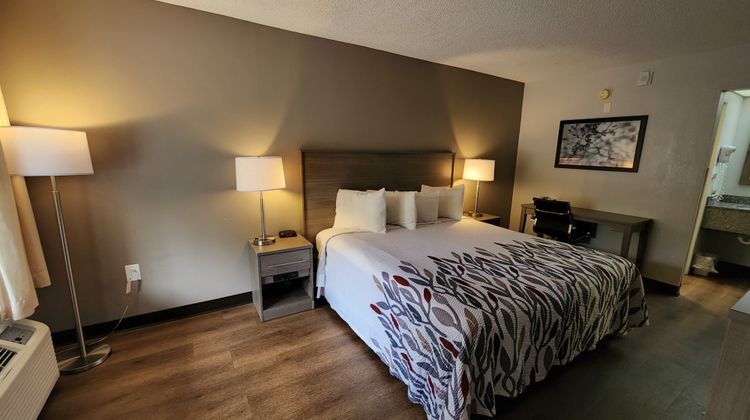 Red Roof Inn Perry Room