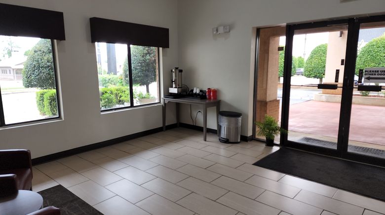 <b>Red Roof Inn Perry Lobby</b>. Images powered by <a href="https://www.leonardoworldwide.com/" title="Leonardo Worldwide" target="_blank">Leonardo</a>.