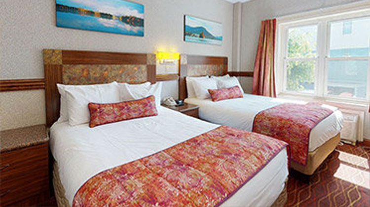 Surfside On the Lake Room