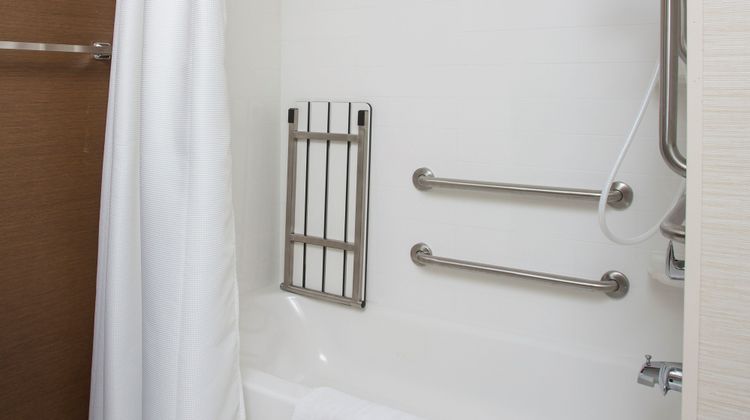 Fairfield Inn & Suites Waco South Room