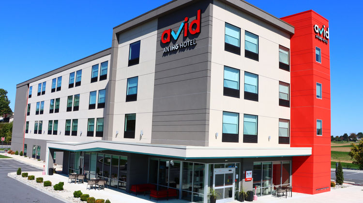 avid hotel Lancaster Exterior