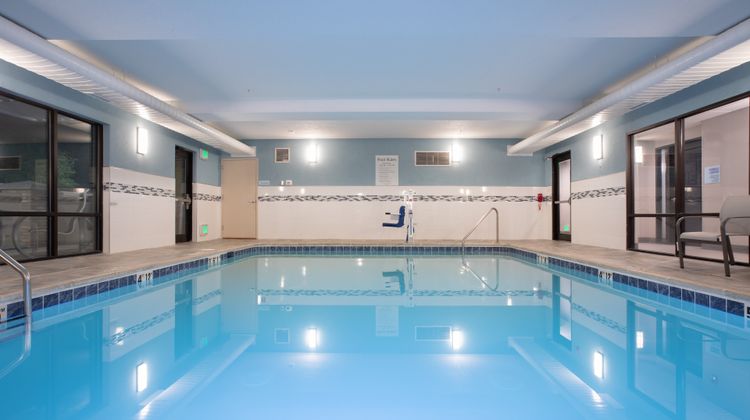 Holiday Inn Express & Suites Pool