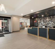 Holiday Inn & Suites Nashville Area Lobby