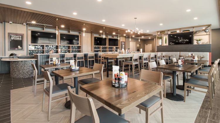 Holiday Inn & Suites Nashville Area Restaurant