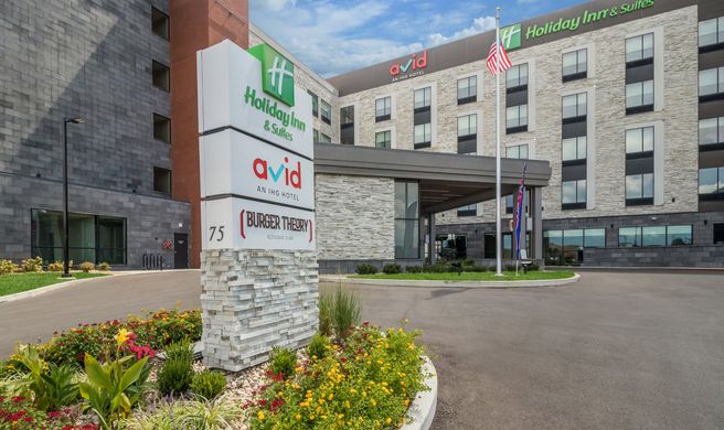 Holiday Inn & Suites Nashville Area Exterior