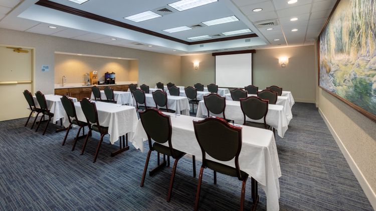 Holiday Inn Express at Williamsburg Sq Meeting