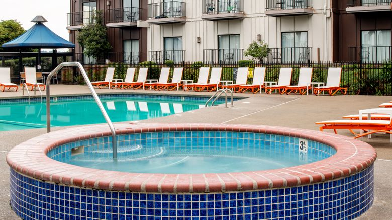 <b>Holiday Inn Portland-Columbia Riverfront Pool</b>. Images powered by <a href="https://www.leonardoworldwide.com/" title="Leonardo Worldwide" target="_blank">Leonardo</a>.