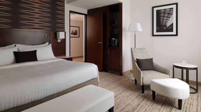 <b>Cologne Marriott Hotel Suite</b>. Images powered by <a href="https://www.leonardoworldwide.com/" title="Leonardo Worldwide" target="_blank">Leonardo</a>.