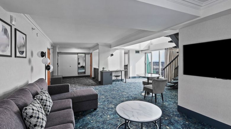 <b>Sheraton Fallsview Hotel Suite</b>. Images powered by <a href="https://www.leonardoworldwide.com/" title="Leonardo Worldwide" target="_blank">Leonardo</a>.
