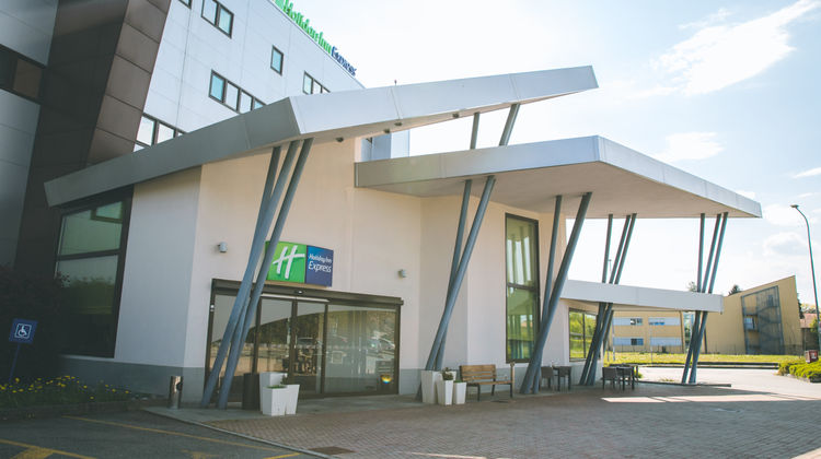Holiday Inn Express Milan-Malpensa Arpt Exterior
