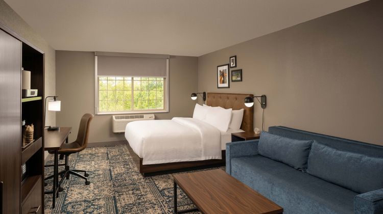 Four Points Sheraton Chicago Schaumburg Room