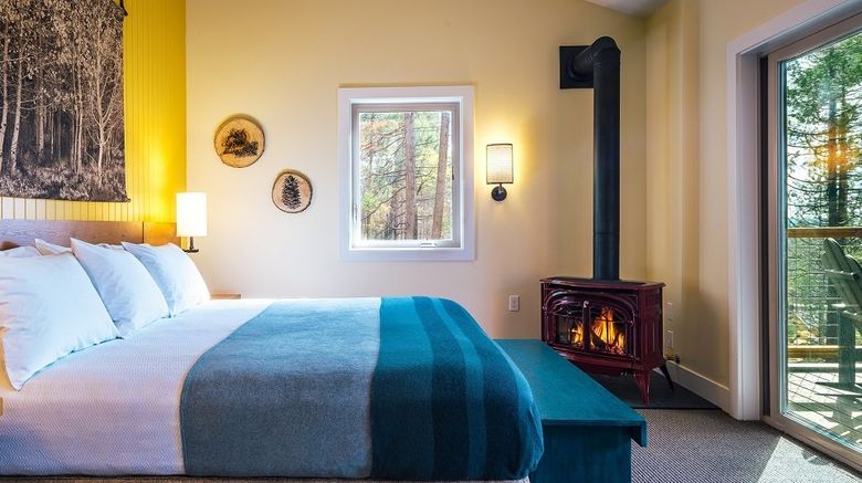 <b>Rush Creek Lodge at Yosemite Room</b>. Images powered by <a href="https://www.leonardoworldwide.com/" title="Leonardo Worldwide" target="_blank">Leonardo</a>.