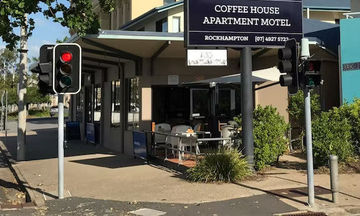 The Coffee House Apartments & Bistro