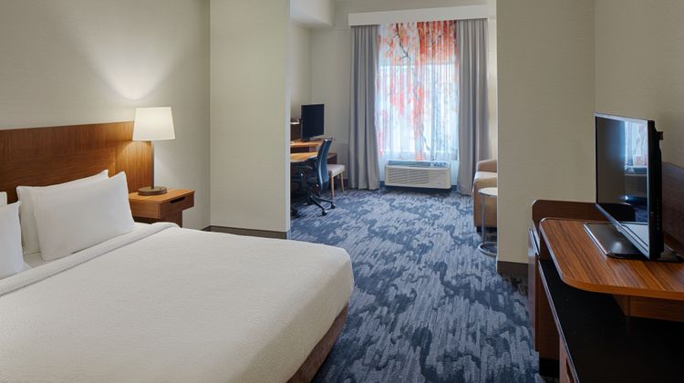 Fairfield Inn & Suites Columbus Airport Suite