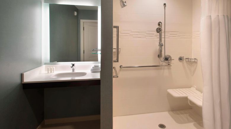 <b>Residence Inn Long Island East End Room</b>. Images powered by <a href="https://www.leonardoworldwide.com/" title="Leonardo Worldwide" target="_blank">Leonardo</a>.