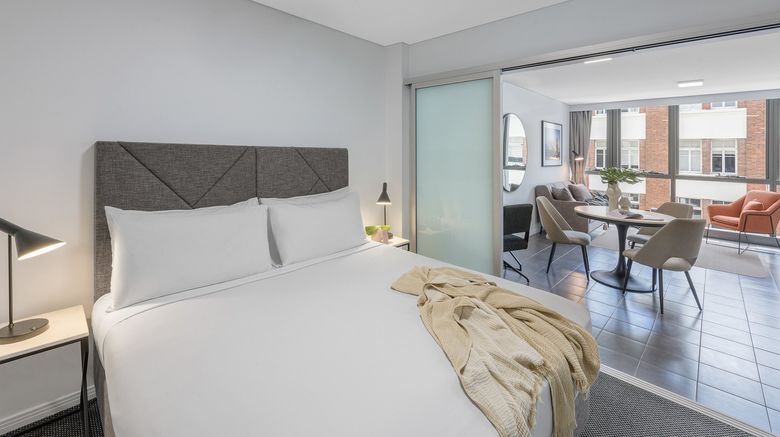 <b>Meriton Suites Adelaide Street, Brisbane Suite</b>. Images powered by <a href="https://www.leonardoworldwide.com/" title="Leonardo Worldwide" target="_blank">Leonardo</a>.