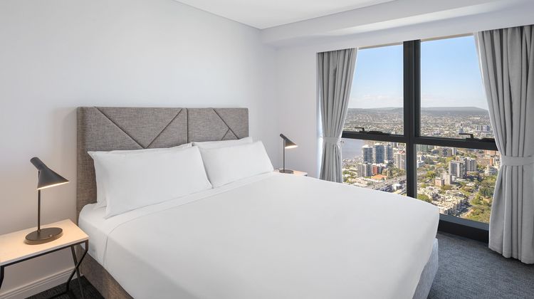 Meriton Suites Adelaide Street, Brisbane Suite