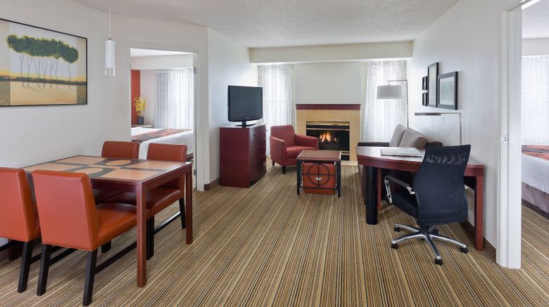 <b>Residence Inn Youngstown Boardman/Poland Room</b>. Images powered by <a href="https://www.leonardoworldwide.com/" title="Leonardo Worldwide" target="_blank">Leonardo</a>.