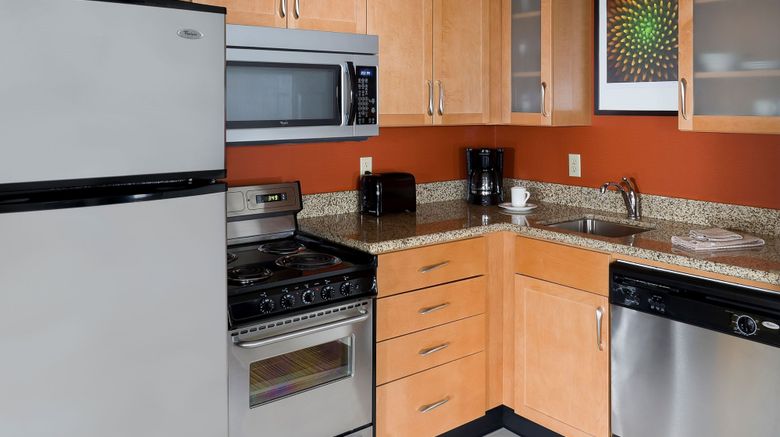 <b>Residence Inn Youngstown Boardman/Poland Room</b>. Images powered by <a href="https://www.leonardoworldwide.com/" title="Leonardo Worldwide" target="_blank">Leonardo</a>.