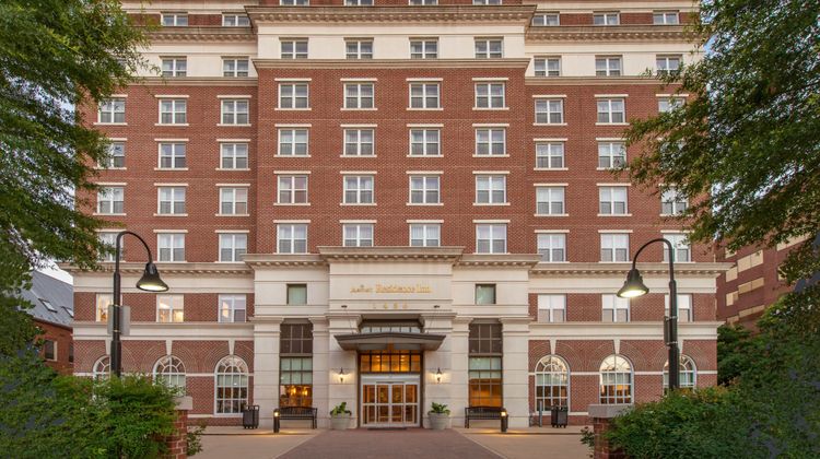 Residence Inn Alexandria-Old Town Exterior