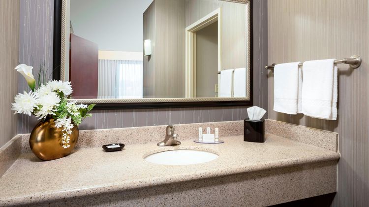 Courtyard by Marriott Columbia Room