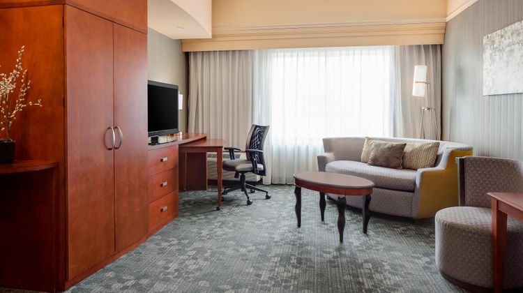 Courtyard by Marriott Columbia Room