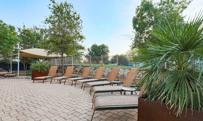Courtyard Austin Airport Exterior