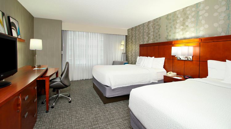 Courtyard Oakland Downtown Room