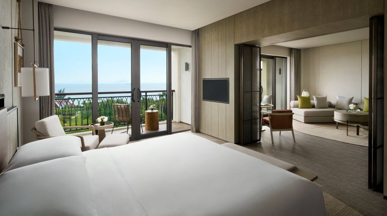 <b>Sanya Marriott Yalong Bay Resort & Spa Suite</b>. Images powered by <a href="https://www.leonardoworldwide.com/" title="Leonardo Worldwide" target="_blank">Leonardo</a>.