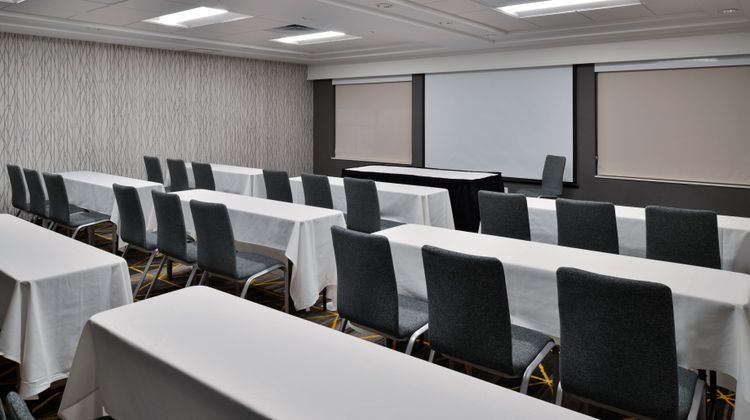 Holiday Inn Hotel & Suites Conv Center Meeting