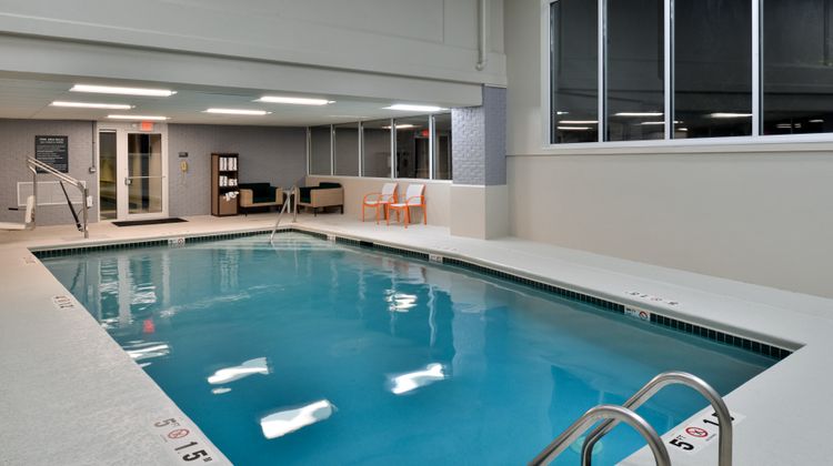 Holiday Inn Hotel & Suites Conv Center Pool