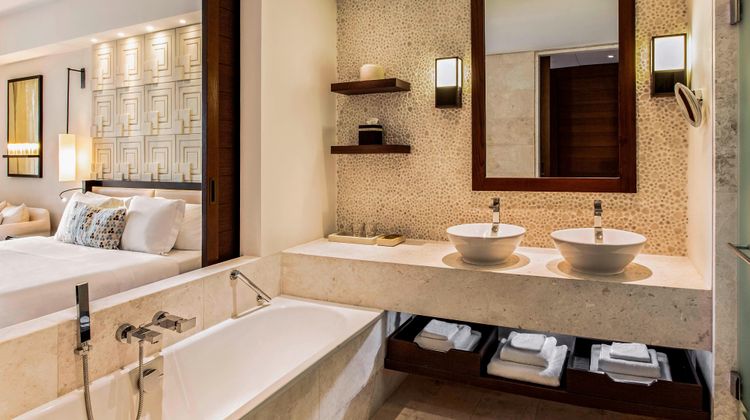 The Romanos, a Luxury Collection Resort Room