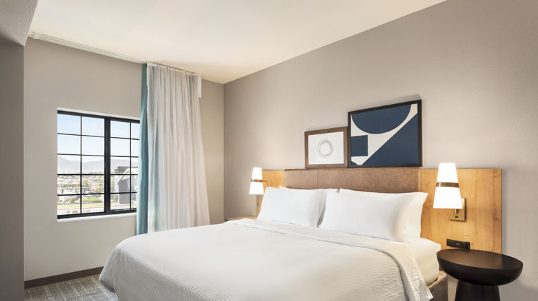 <b>Staybridge Suites NE-Powers Room</b>. Images powered by <a href="https://www.leonardoworldwide.com/" title="Leonardo Worldwide" target="_blank">Leonardo</a>.