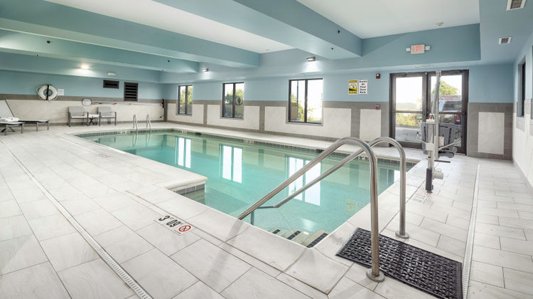Holiday Inn Express Hotel & Suites South Pool