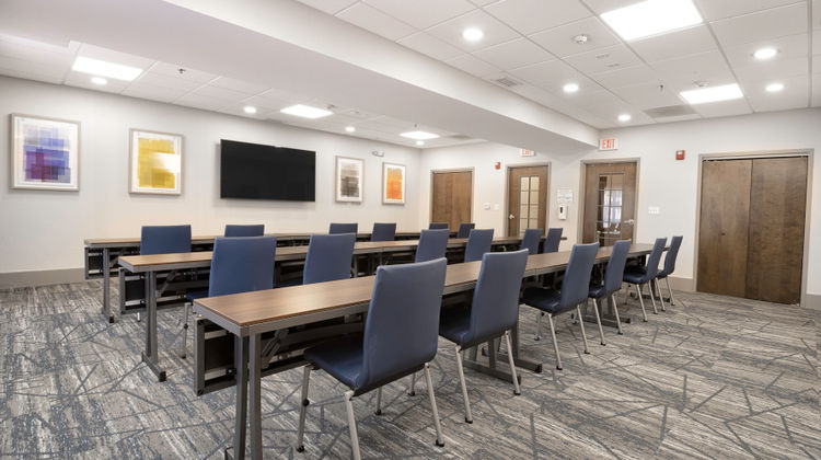 Holiday Inn Express Hotel & Suites South Meeting