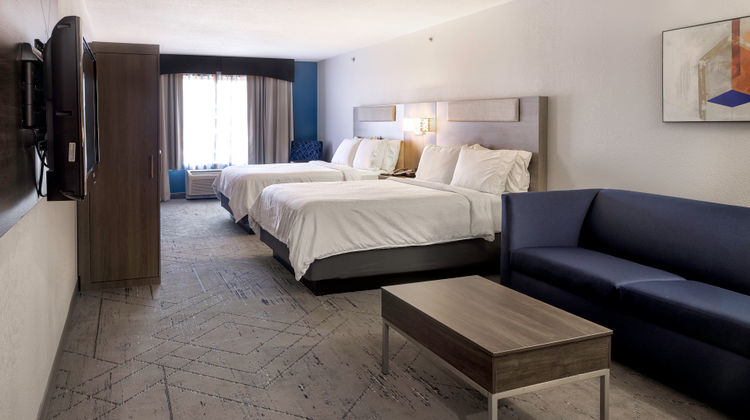 Holiday Inn Express Hotel & Suites South Suite