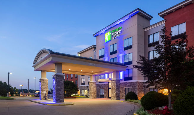 Holiday Inn Express Hotel & Suites South Exterior