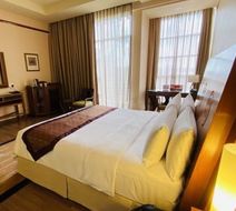 Pulse Grand Hotel Room