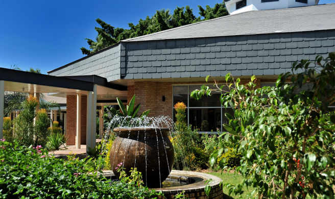 Cresta Lodge Exterior