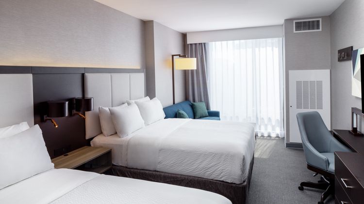 Holiday Inn Express Downtown Room